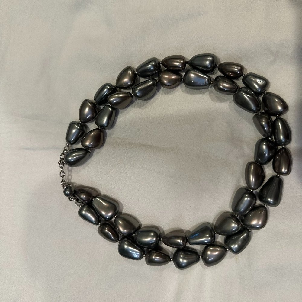 **BRAND NEW** Ann Taylor NECKLACE--Slate Gray Teardrop Beads